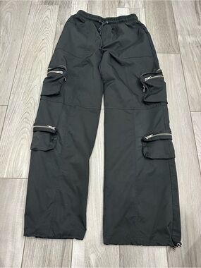 Forever 21 Men's Black Cargo Pants with Zip Pocket Details